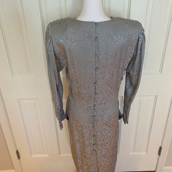Gorgeous Vintage 100% Silk Gray Dress - Picture 2 of 11